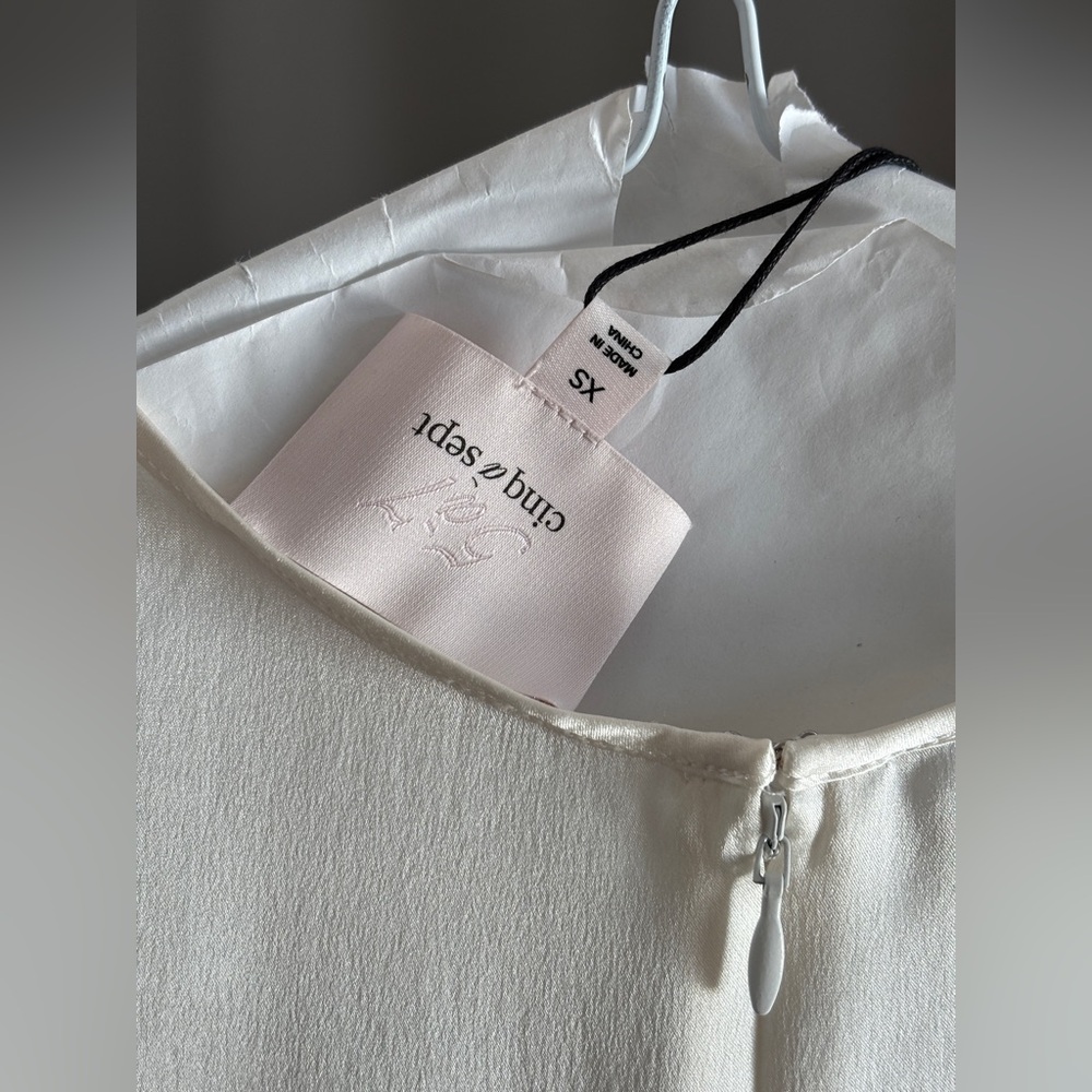 cinq a sept Cream Sleeveless Ruched Side Satin Blouse - Picture 5 of 5